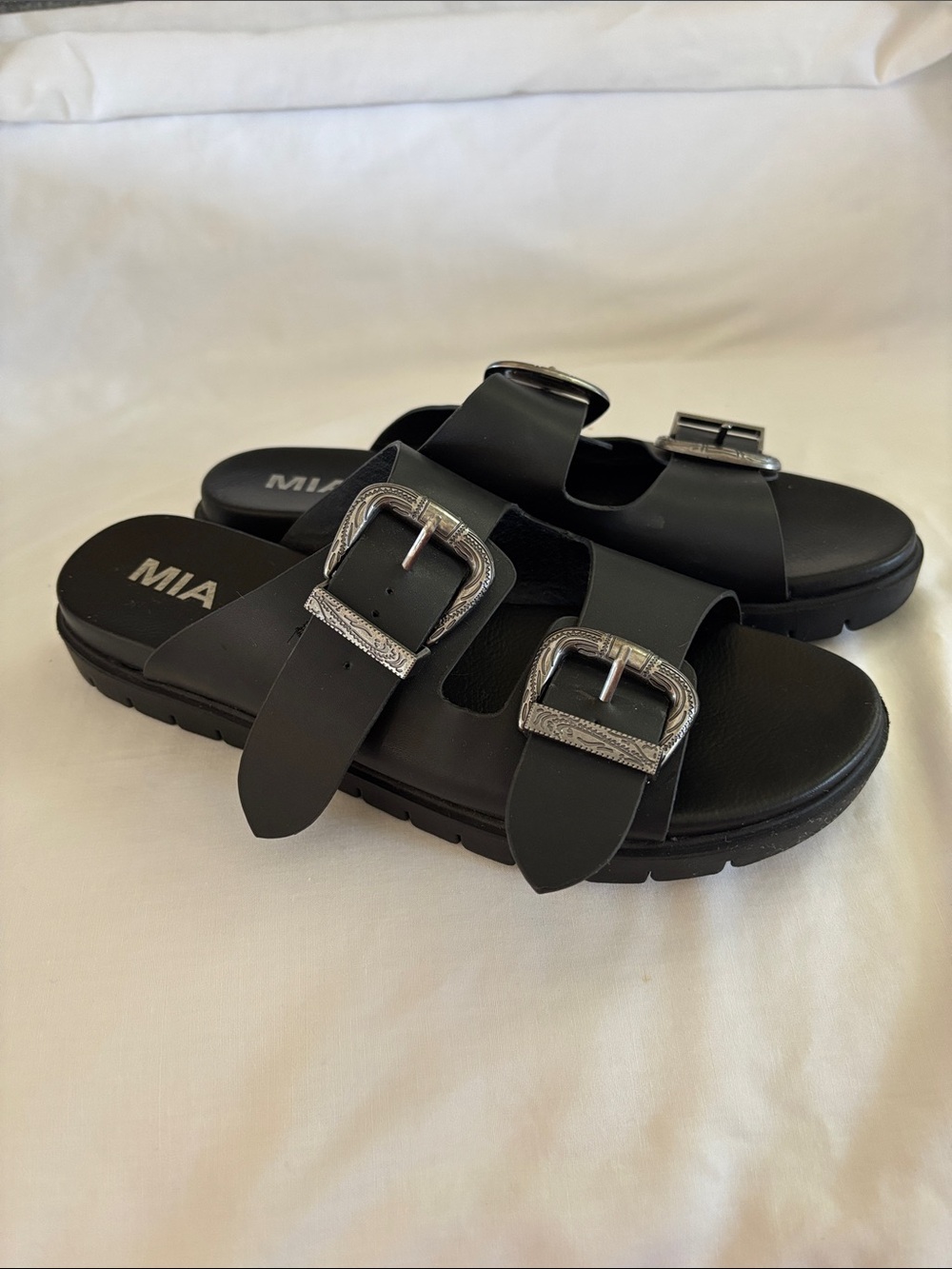 MIA Women’s buckle sandals